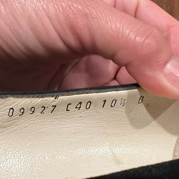 Ferragamo Authentic Salvatore Ferragamo Minuetto Black Pumps - Picture 10 of 10